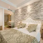 Punta Dell'est Szálloda 4*