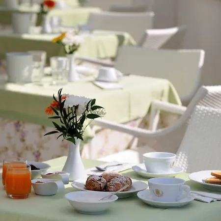 Hotel Punta Dell'est